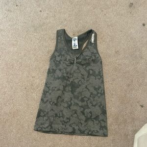 Gym shark tank size medium